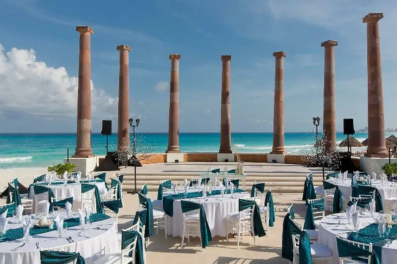 Hotel Krystal Cancun All Inclusive