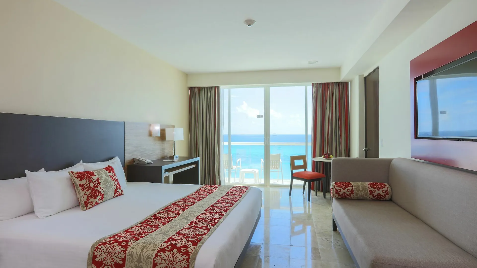 Hotel Krystal Cancun All Inclusive